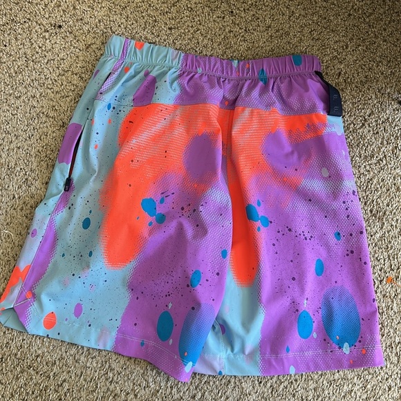 Fabletics - The One Short  5in size small - Picture 2 of 5